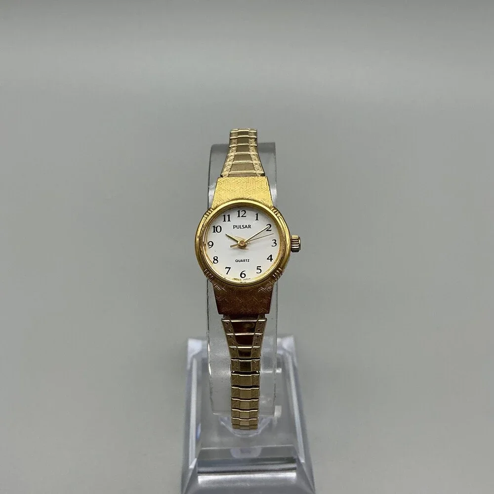 Vintage Pulsar Womens Watch 19mm White Dial Gold Tone Bracelet New Battery